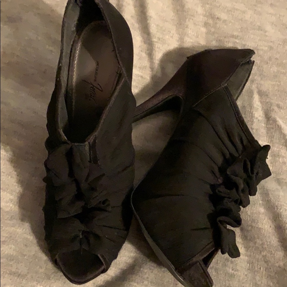 Heels/ pumps